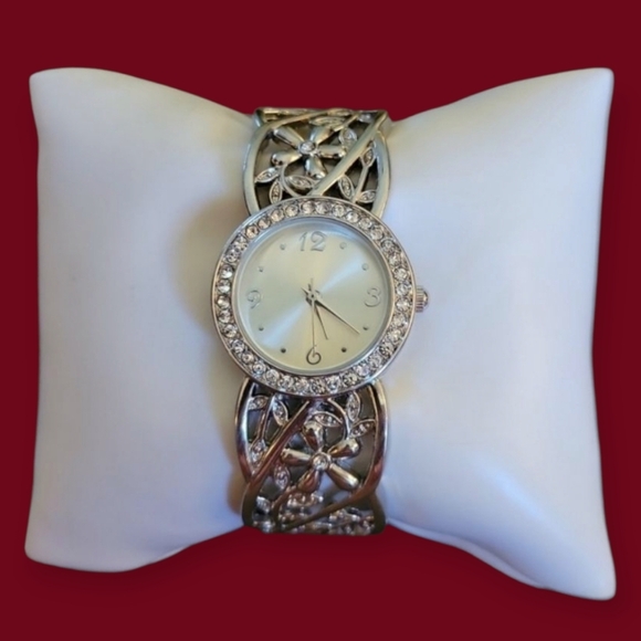 Y2k ACCUTIME Floral Cuff Bracelet Watch Clock - Picture 1 of 7